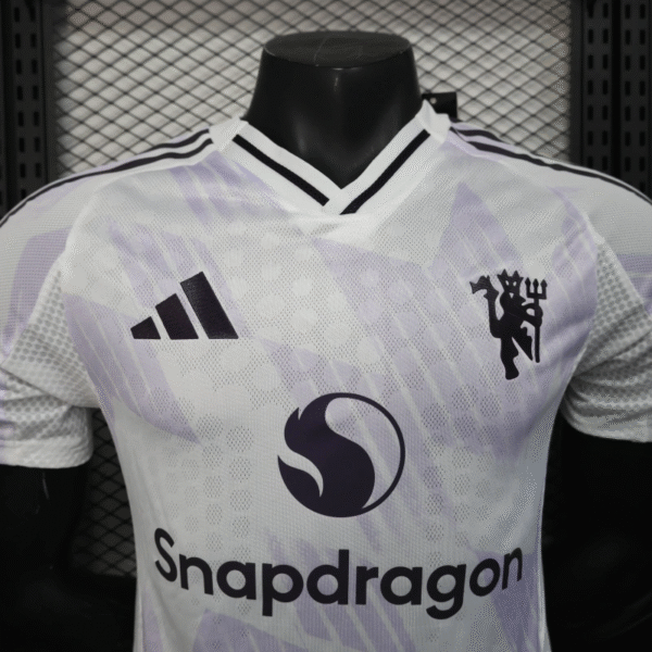 Manchester United Away 25/26 Player version Football Jersey - Image 3