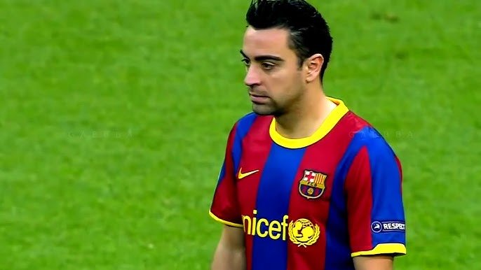 4. Xavi Hernández Barcelona 2010–11 Home Kit